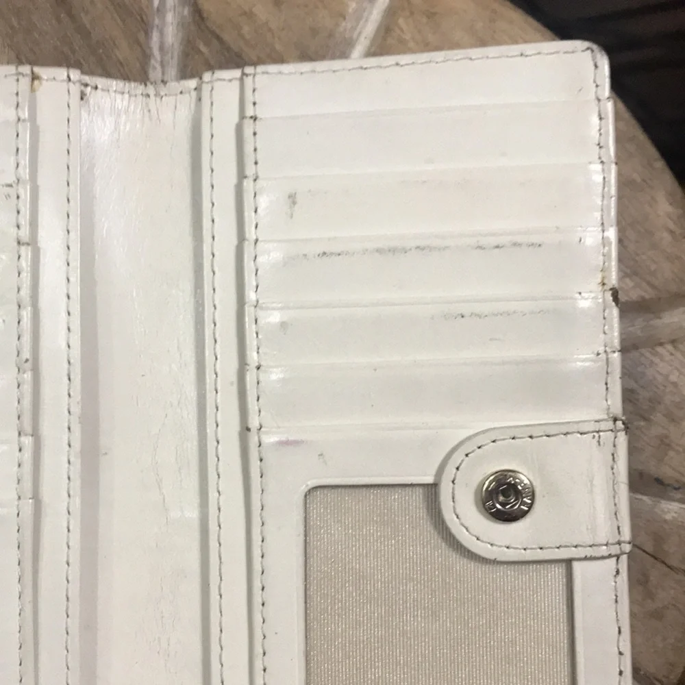 Kate Spade wallet - Picture 5 of 9